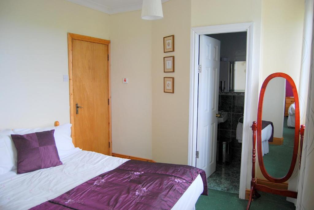 Clonmore Lodge B&B Quilty Værelse billede